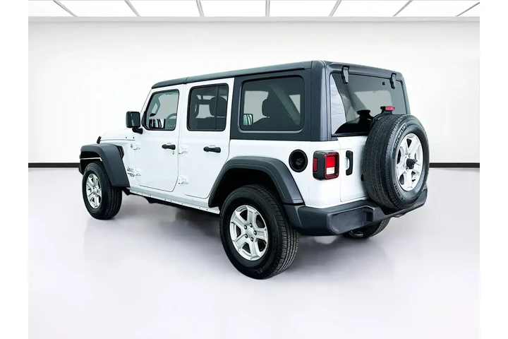 $22677 : Jeep Wrangler Unlimited 2020 image 2