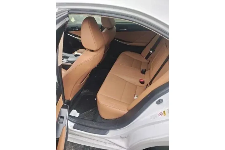 $18988 : Lexus IS 250 2014 4dr Sedan image 4