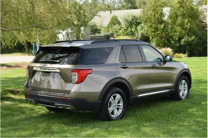 $27934 : Ford Explorer 2021 AWD XLT 4 image 7