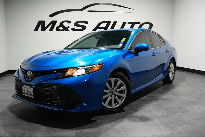 $18555 : 2019 Camry image 2
