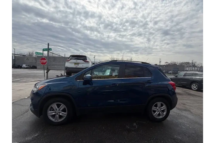 $11995 : 2019 Trax LT image 3