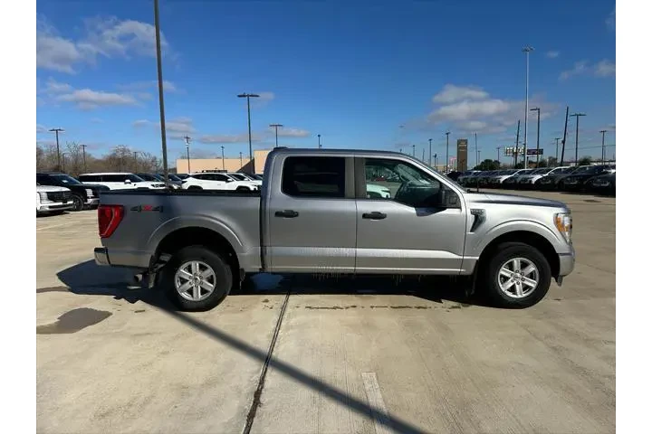 $35995 : Ford F-150 2022 4x4 XLT 4dr image 4
