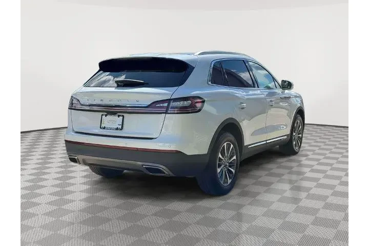 $32560 : Lincoln Nautilus 2022 AWD Re image 7