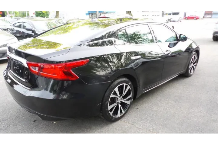 $12975 : 2017 Maxima 3.5 SV image 6