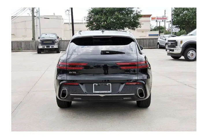 $33792 : Genesis GV70 2023 AWD 2.5T S image 3