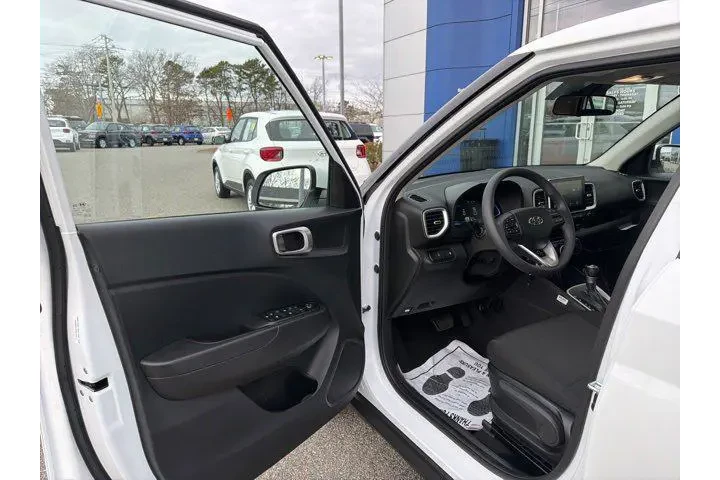 $19977 : Hyundai VENUE 2025 SE 4dr Cr image 10