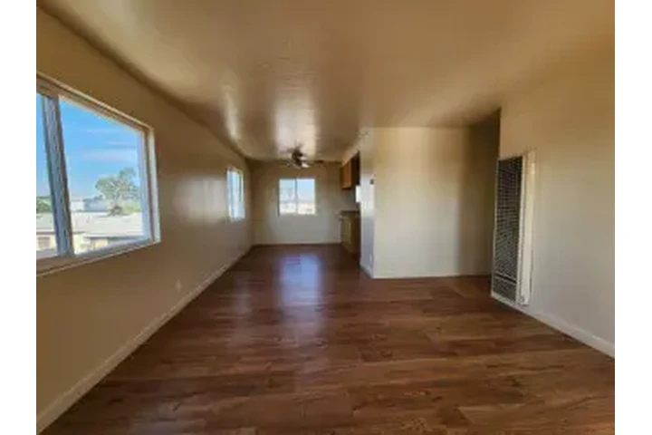 APT📍14503 S. Berendo Ave image 1