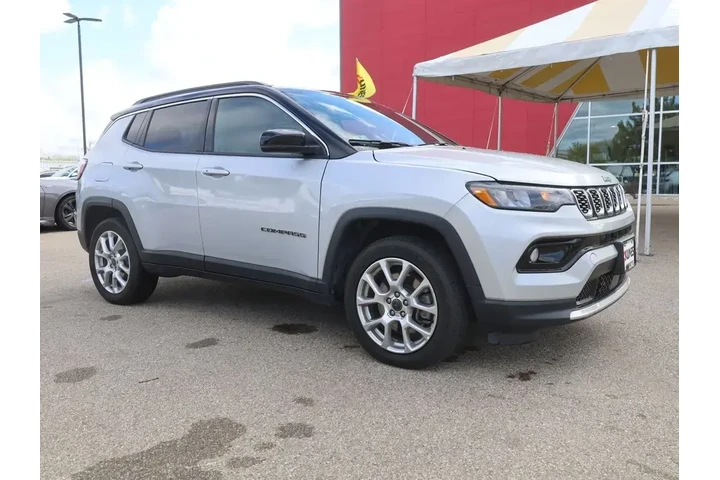 $23799 : Jeep Compass 2025 4x4 Limite image 2