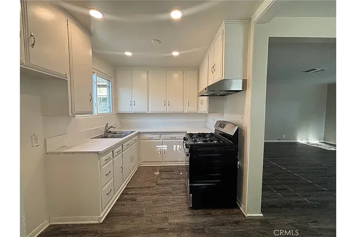 $1300 : Well-located equity opportunit image 4