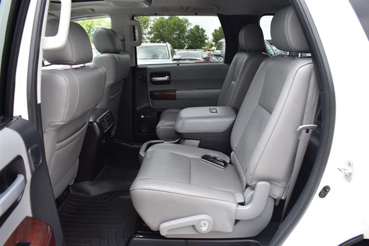 2016 Sequoia Platinum image 7