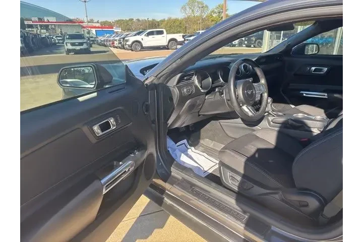 Ford Mustang 2022 EcoBoost 2 image 9