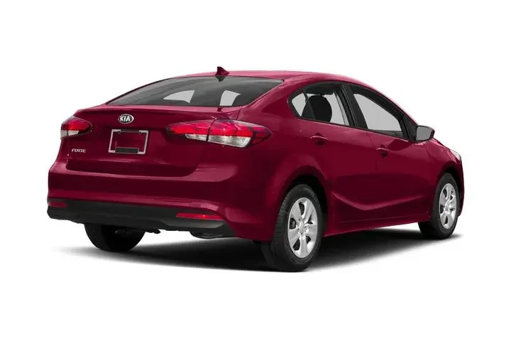 $4877 : Kia Forte 2017 LX 4dr Sedan image 3