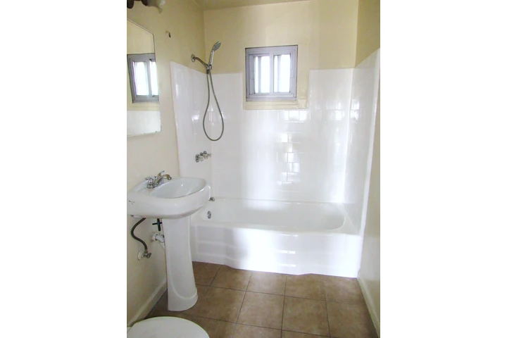 $1850 : Ontario Casita 2 recamaras image 5