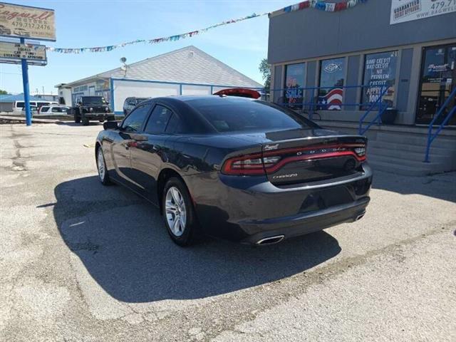 $16900 : 2019 Charger SXT image 7