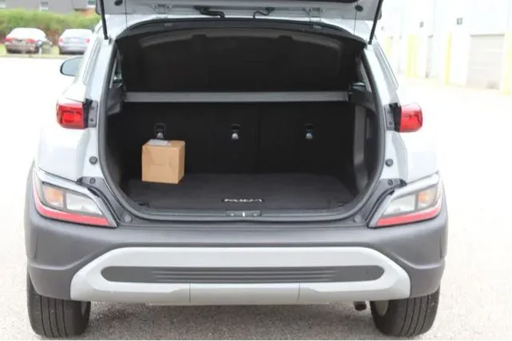 $22092 : Hyundai KONA 2023 AWD SEL 4d image 5