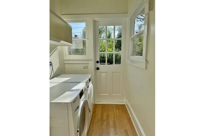 $4100 : 3 bedroom house image 4