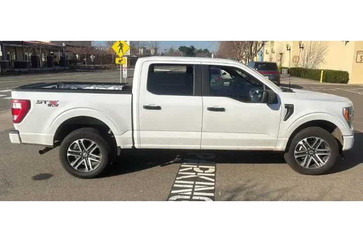 $39800 : Ford F-150 2022 4x4 XL 4dr S image 3