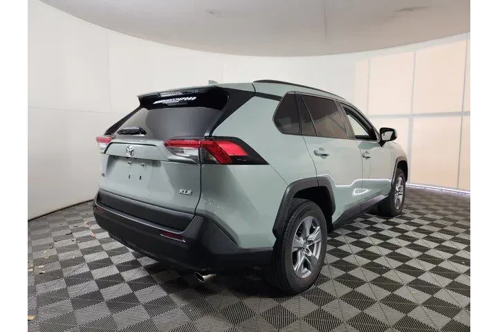 $25654 : Toyota RAV4 2022 XLE 4dr SUV image 7