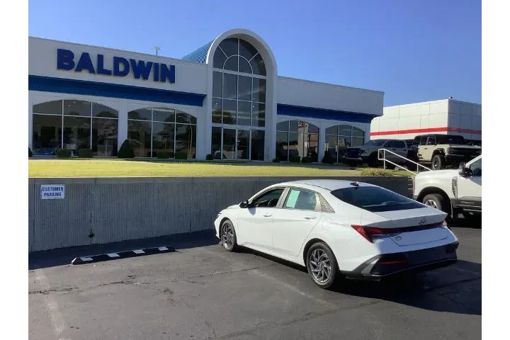 $23950 : Hyundai ELANTRA 2024 SEL 4dr image 5