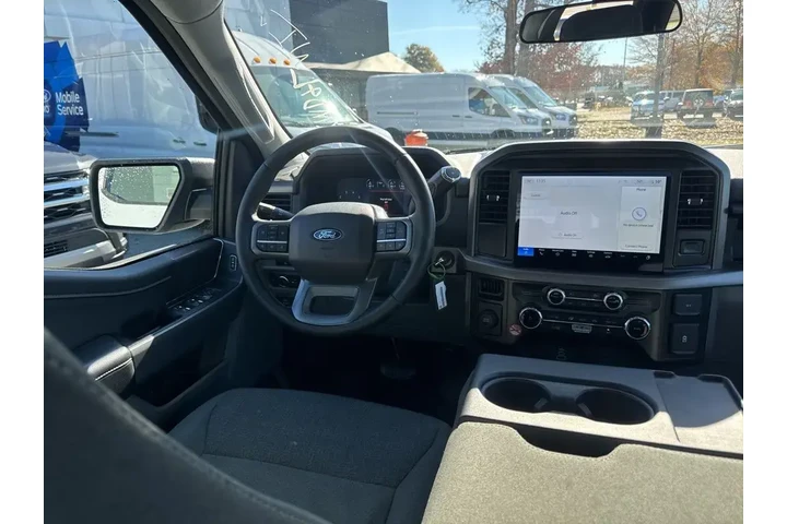 $35324 : Ford F-150 2025 4x2 XLT 4dr image 7