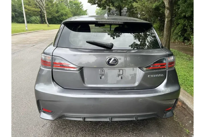 $13991 : 2015 CT 200h image 9