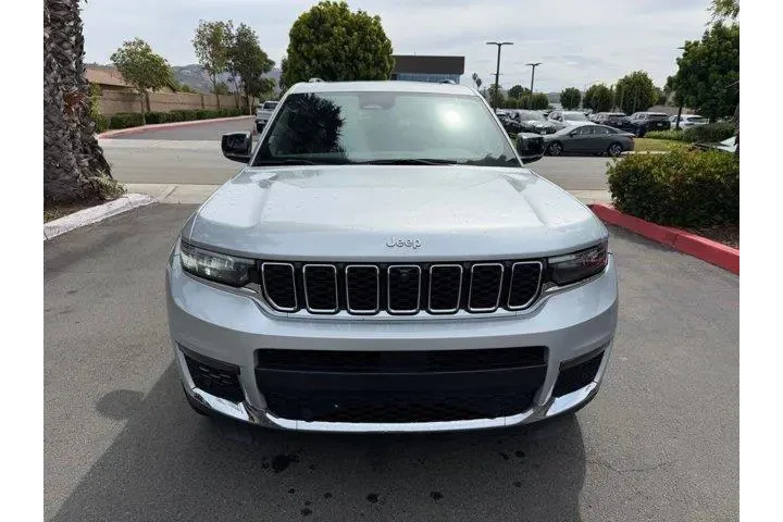 $30498 : Jeep Grand Cherokee L 2024 4 image 3