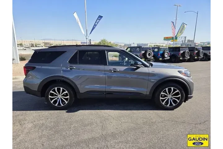 $39777 : Ford Explorer 2025 AWD ST-Li image 8