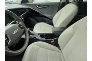 $21991 : Kia Niro 2023 EX 4dr Crossov thumbnail