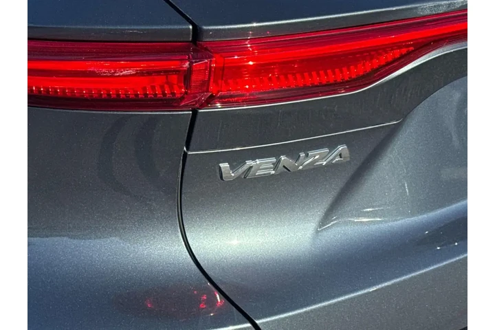 $32870 : Toyota Venza 2022 AWD LE 4dr image 6