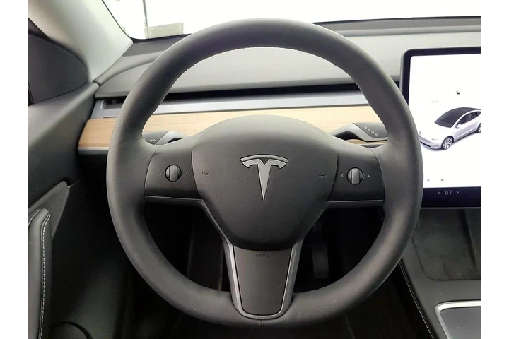 $33998 : Tesla Model Y 2022 AWD Long image 10