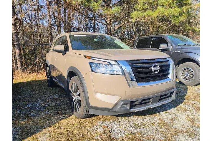 $33500 : Nissan Pathfinder 2023 Plati image 3