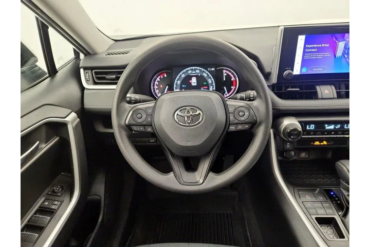 $31998 : Toyota RAV4 2024 AWD XLE 4dr image 10
