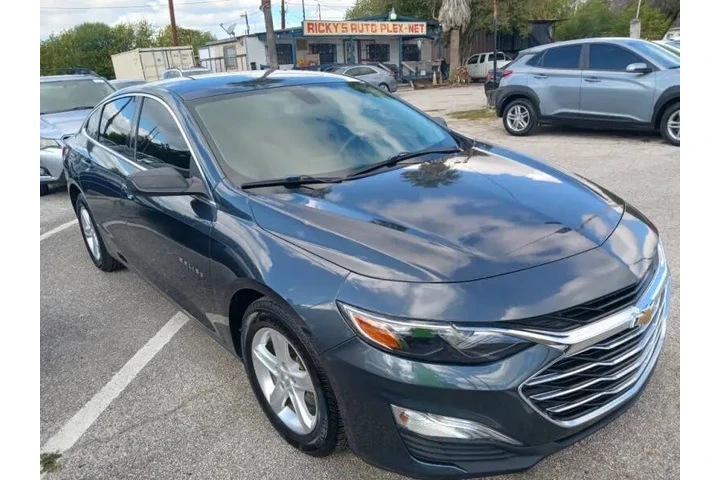 $10900 : 2019 Malibu LS image 9