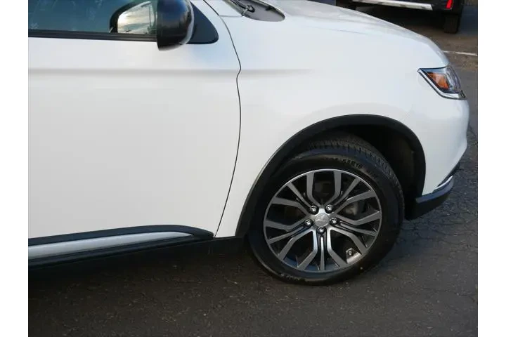 $8499 : Mitsubishi Outlander 2016 ES image 7