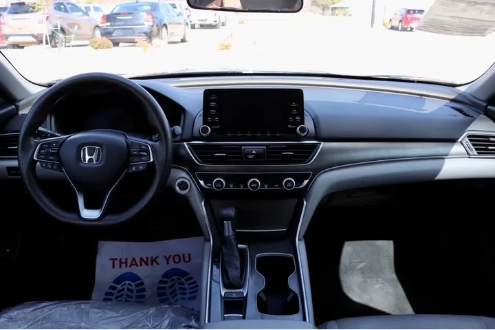 2019 Accord Sedan image 2