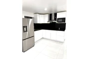 $2000 : Pequeño apartamento moderno thumbnail