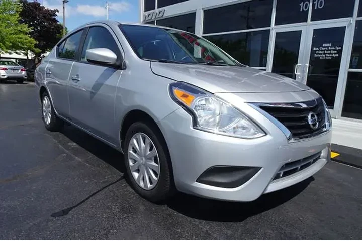 $9990 : 2019 Versa Sedan image 2