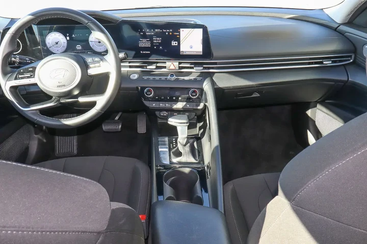 $19988 : 2025 Elantra SEL Convenience image 10