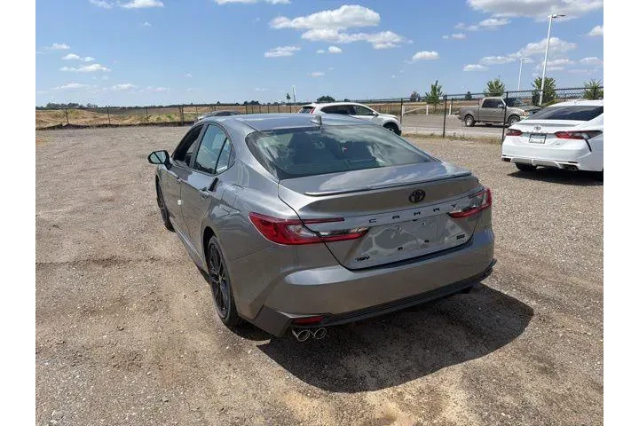 $38900 : Toyota Camry 2026 SE 4dr Sed image 3