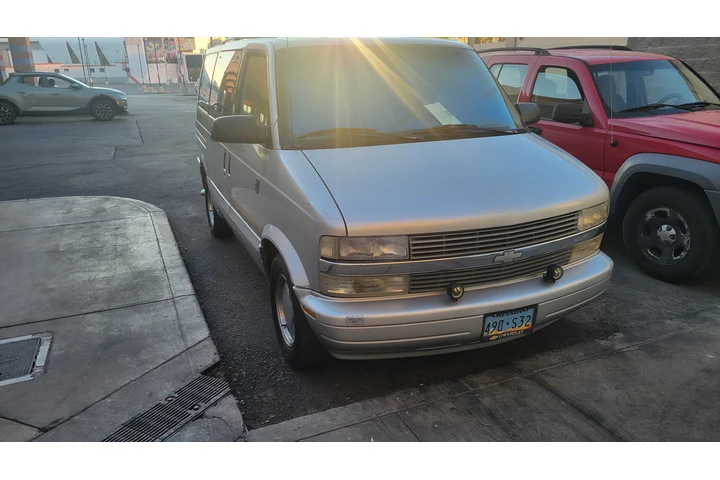 $3700 : Chevy Astro Van image 2