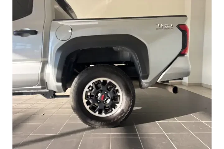 $37996 : Toyota Tacoma 2024 4x4 TRD O image 6