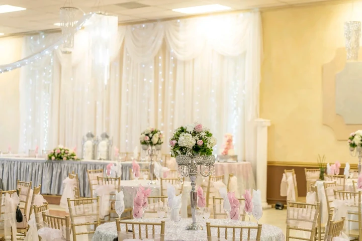 BONITO SALON EN VAN NUYS image 1