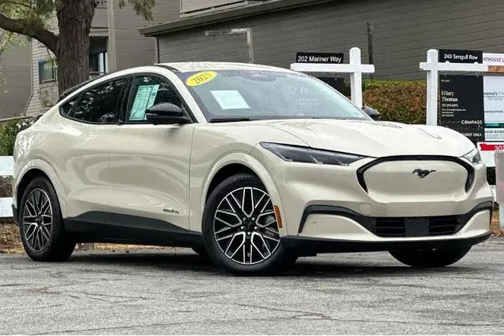$39745 : Ford Mustang Mach-E 2025 AWD image 2