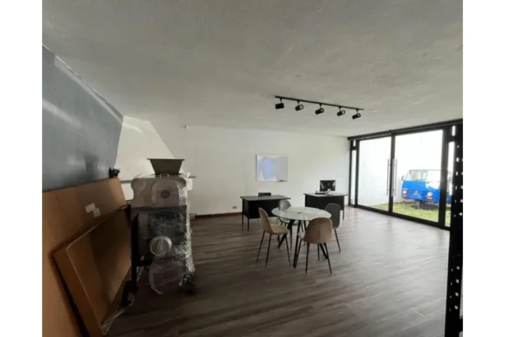 $1 : Alquiler de Casa uso comercial image 2