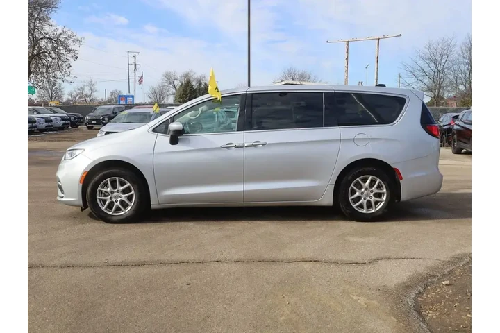 $25477 : Chrysler Pacifica 2023 Touri image 6