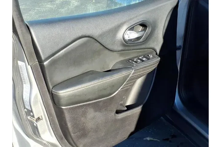 $9988 : Jeep Cherokee 2015 4x4 Limit image 7