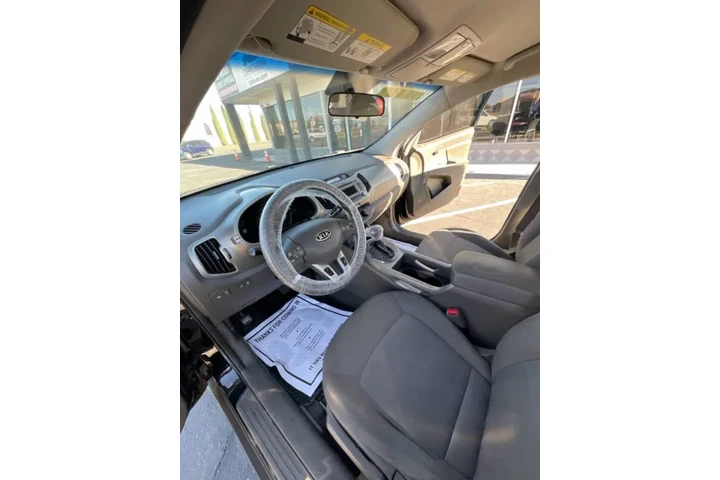 2012 Sportage image 7