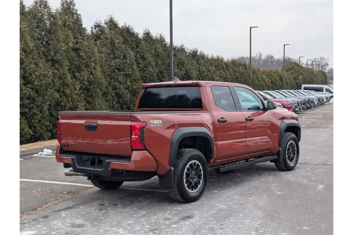 $39836 : Toyota Tacoma 2025 4x4 SR5 4 image 3