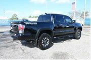 $36988 : Toyota Tacoma 2023 4x4 TRD P thumbnail