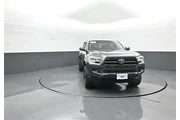 $27795 : Toyota Tacoma 2017 4x4 TRD S thumbnail